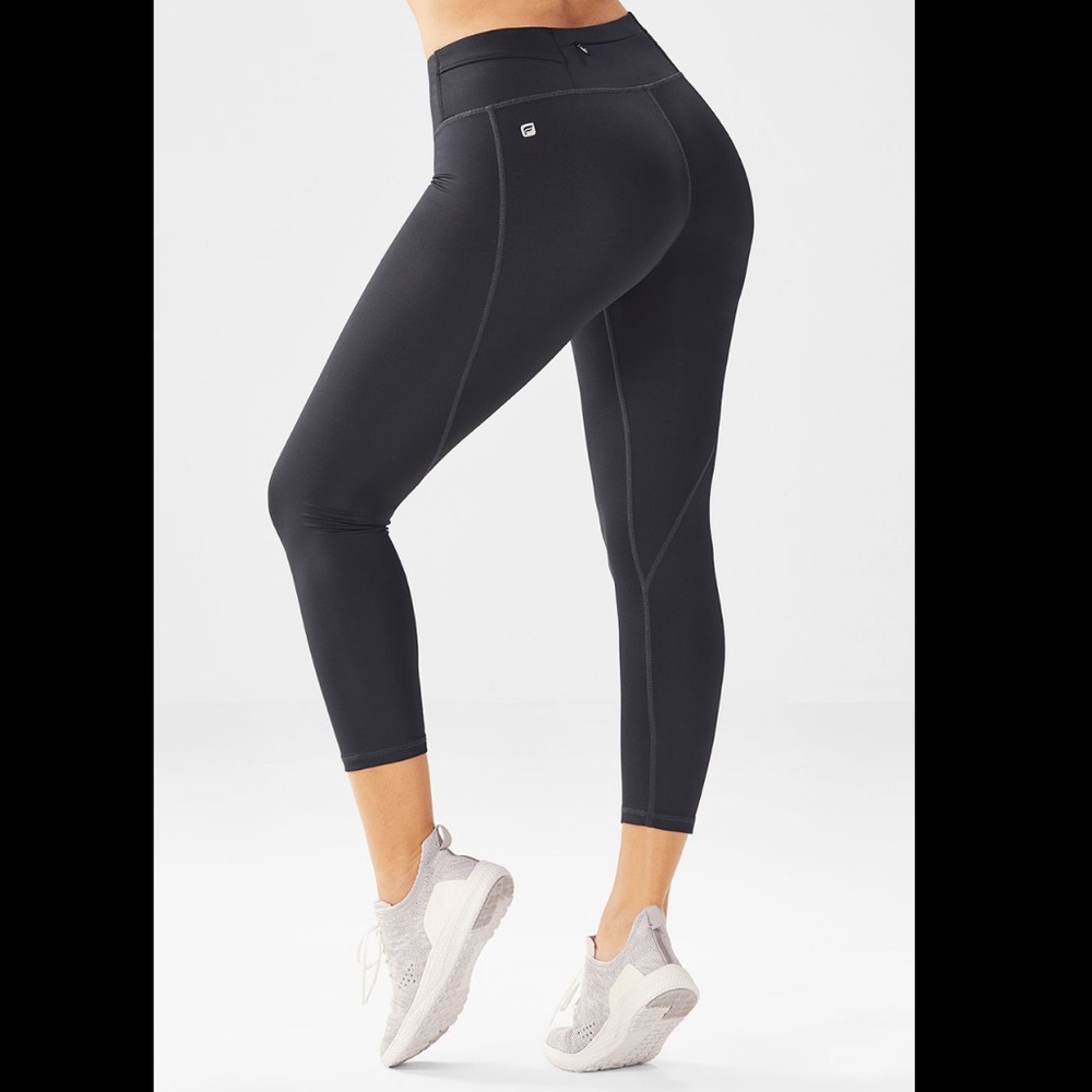 NWT Fabletics Gia Powerlite Capri: S